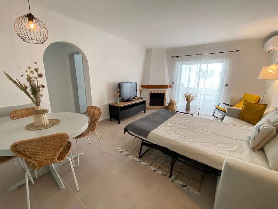 Apartamento Amparo-T2 C/Piscina Carvoeiro  Bagian luar foto