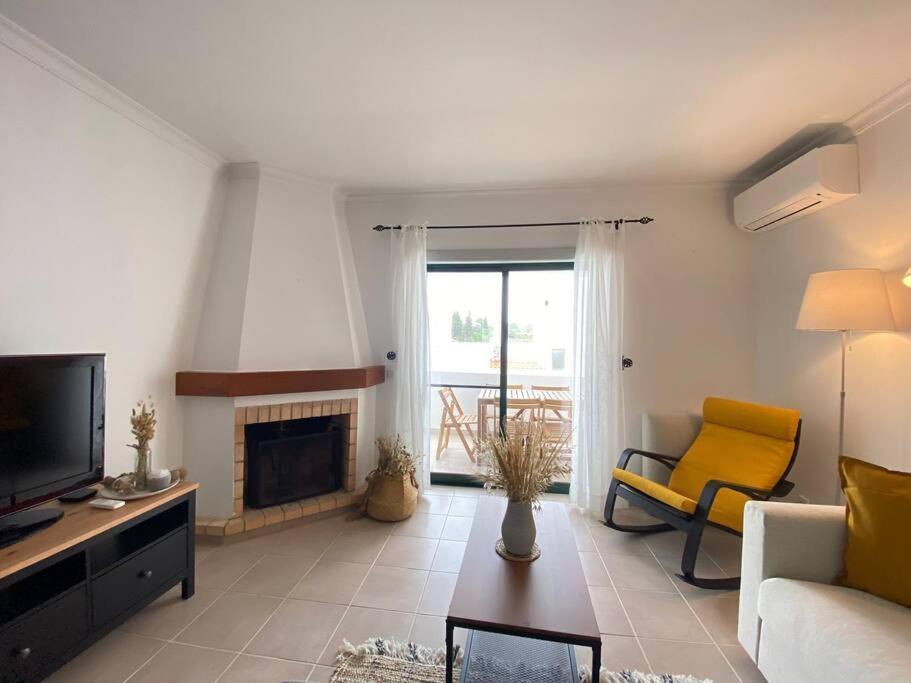Apartamento Amparo-T2 C/Piscina Carvoeiro  Bagian luar foto